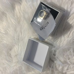 Silviax personalized ring nageliss with blue stone gold tone